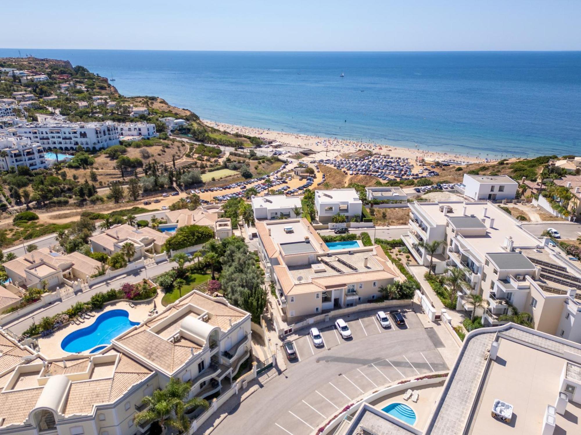 Porto De Mos 69 By Destination Algarve *