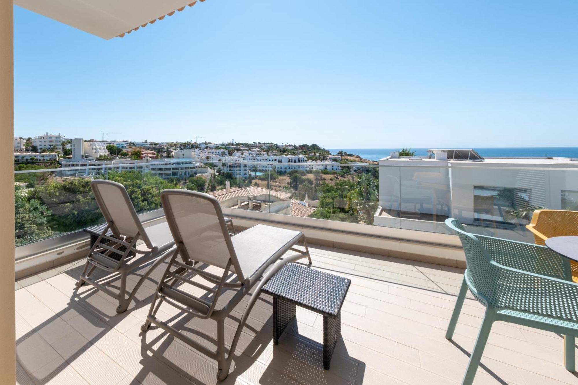 Porto De Mos 69 By Destination Algarve *